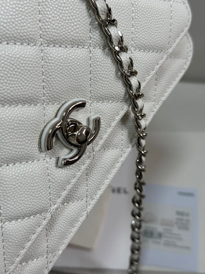 CHANEL FLAP BAG WITH SILVER-TONE HANDLE 19 IN WHITE CAVIAR SKIN
