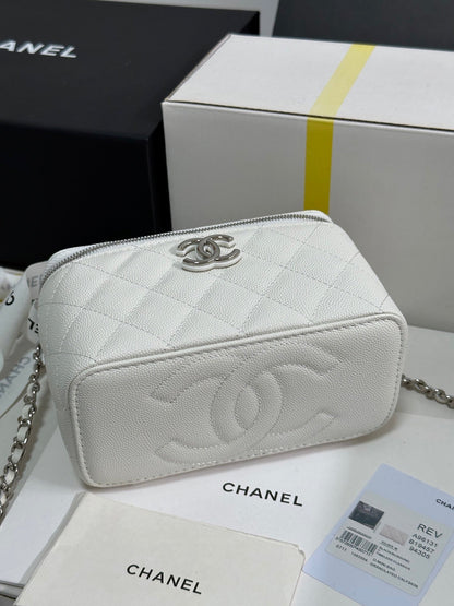 CHANEL MINI VANITY TOP HANDLE CASE 17 IN WHITE CAVIAR SKIN SILVER-TONE PLATED METAL