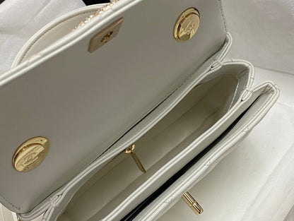 CHANEL MINI FLAP BAG 19 IN WHITE CALFSKIN DIAMOND LOGO