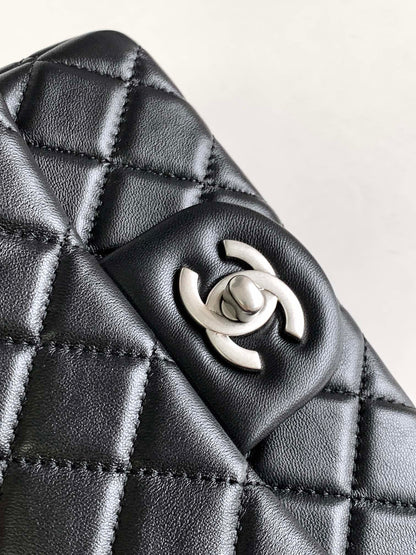 CHANEL SMALL 17 FLAP BAG IN BLACK CALFSKIN