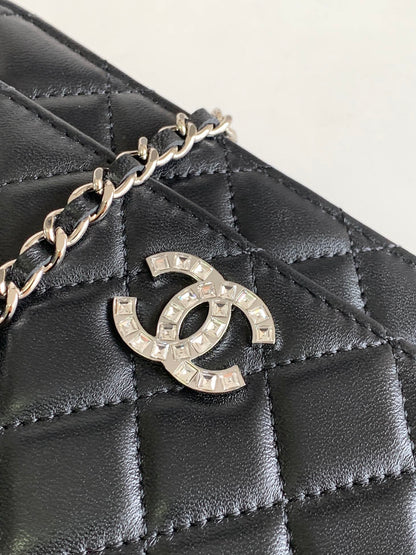 CHANEL WOC 19 BAG IN BLACK CALFSKIN WITH SILVER LOGO