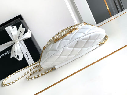 CHANEL WAIST 24 BAG IN WHITE CALFSKIN WITH PEARL CHAIN AND GOLD HARDWARE