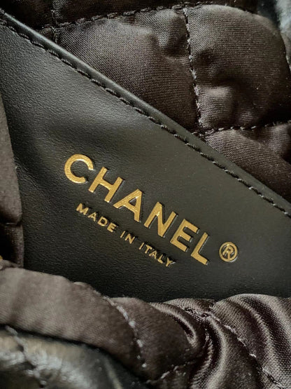 CHANEL MINI 20 BAG IN BLACK SHINNY CALFSKIN WITH GOLD METAL