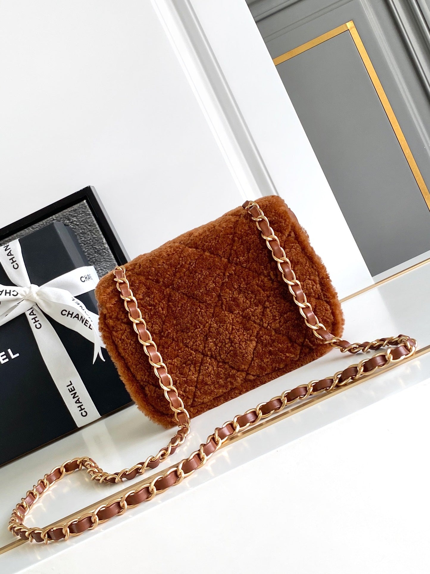 CHANEL 25S FLAP BAG 18 CM IN BROWN WOOL AND LAMBSKIN
