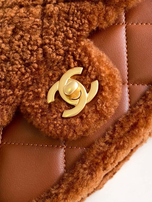CHANEL 25S FLAP BAG 18 CM IN BROWN WOOL AND LAMBSKIN
