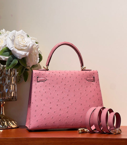 HERMES KELLY SELLIER 25 BAG IN SALMON PINK OSTRICH LEATHER WITH GOLD HARDWARE