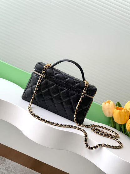 CHANEL VANITY CASE 19 IN BLACK GRAINED CALFSKIN GOLD HARDWARE