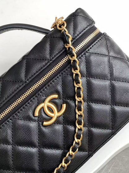 CHANEL VANITY CASE 19 IN BLACK GRAINED CALFSKIN GOLD HARDWARE