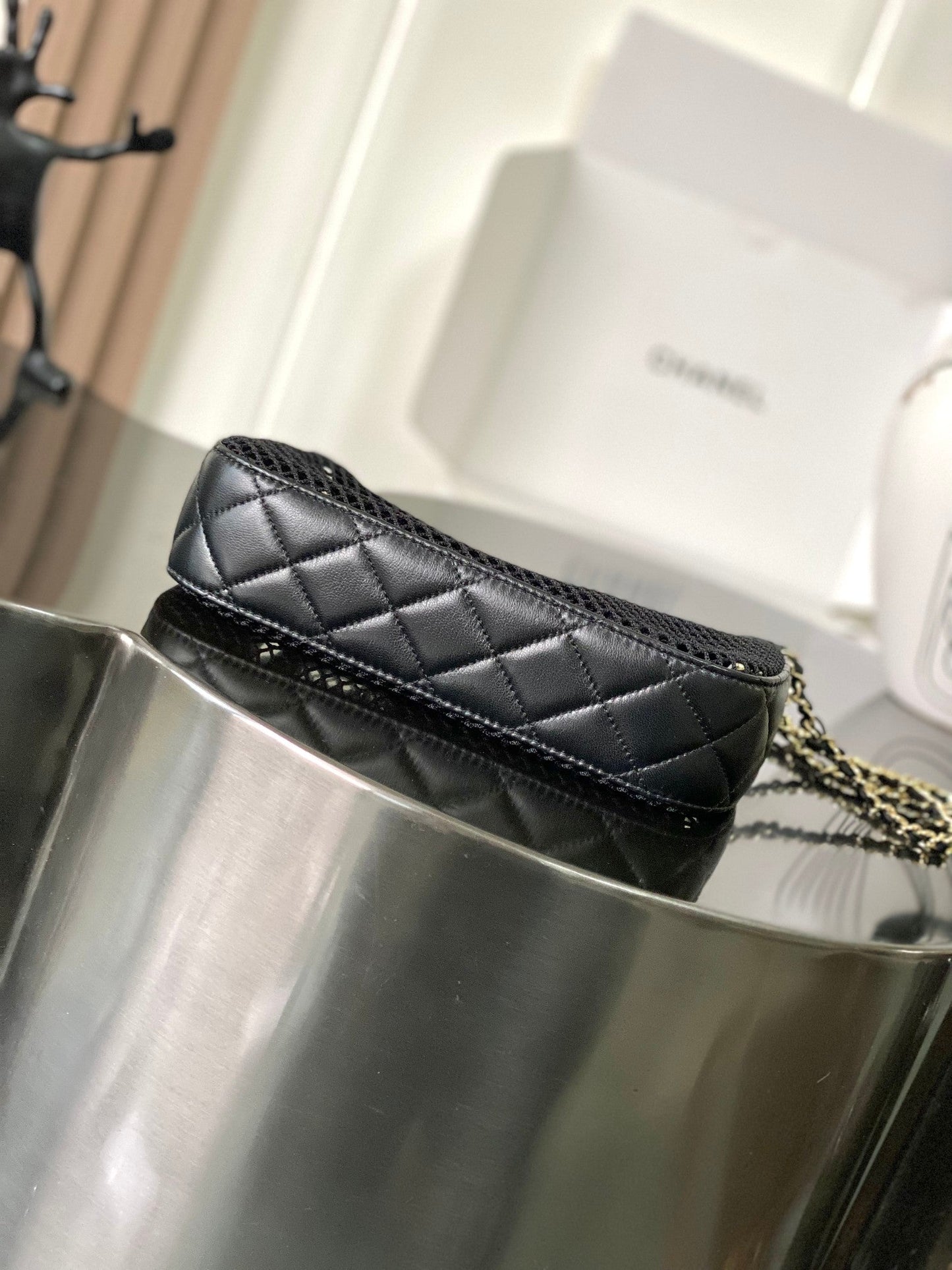 CHANEL 25S CLUTCH WITH CHAIN 20 CM IN BLACK LAMBSKIN WITH GOLD HARDWARE