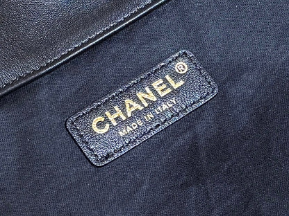 CHANEL MEDIUM MAXI SHOPPING BAG 47 IN BLACK CALFSKIN GOLD-TONE METAL
