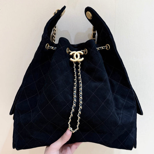 CHANEL 25 HANDBAG 40 IN BLACK SUEDE GOLD HARDWARE