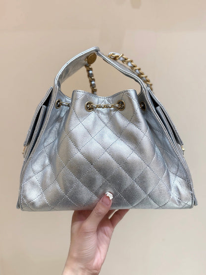 CHANEL 25 HANDBAG IN SILVER-TONE 30 GRAINED CALFSKIN GOLD HARDWARE