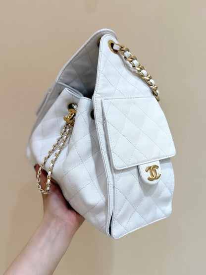CHANEL 25 HANDBAG IN WHITE 30 GRAINED CALFSKIN GOLD HARDWARE