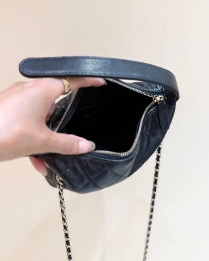 CHANEL 25S HOBO BAG 21 IN BLACK GRAINED CALFSKIN EMBELLISHED LOGO